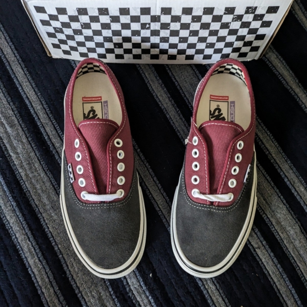 Vans Skate Authentic Women 8 Skateboard VNOA5FC8249 Asphalt Pomegranate (2021)